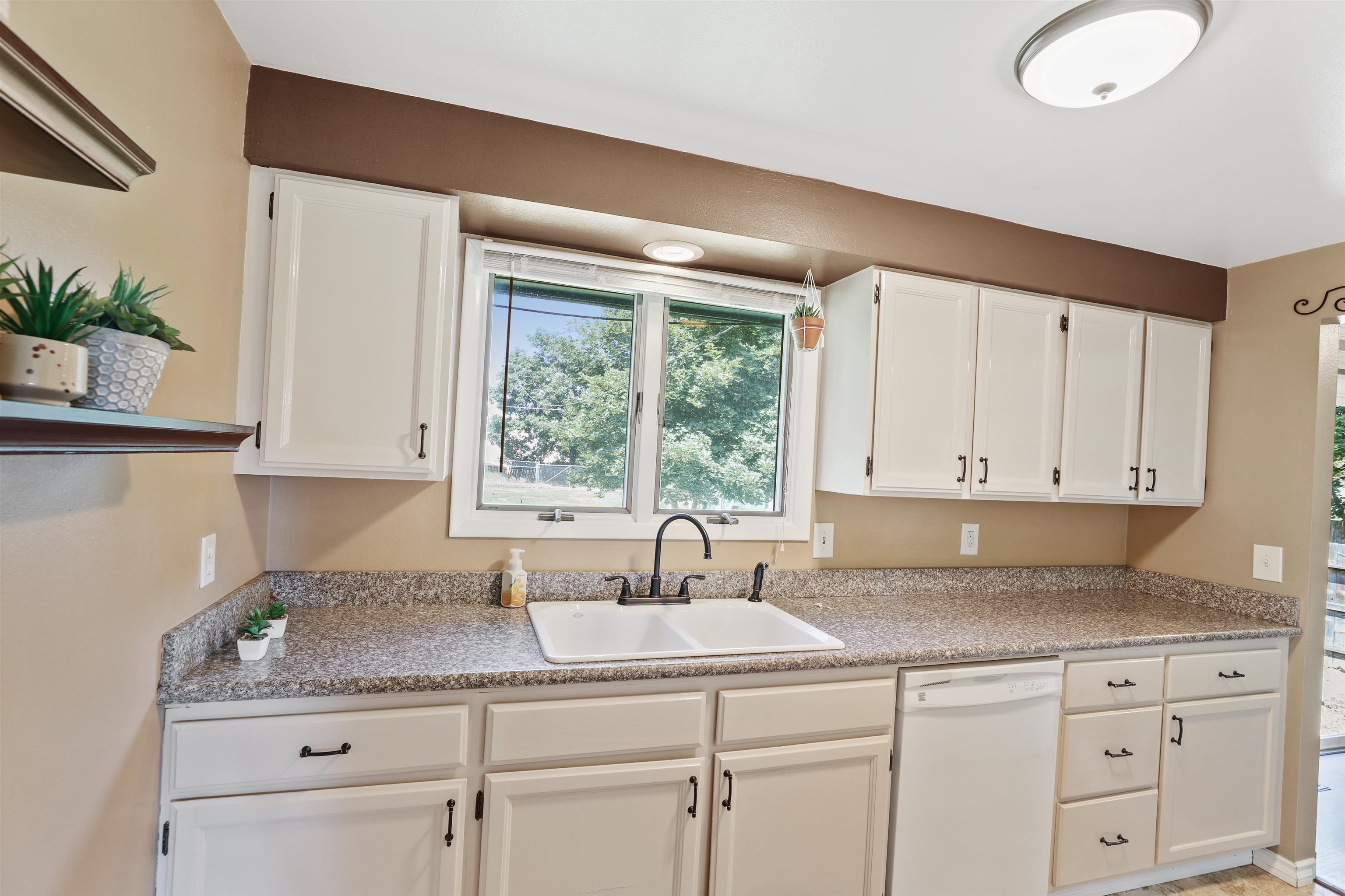 12327 North Florida Street Mead, WA 99021 - Photo 9 of 21 Gallery Image 9