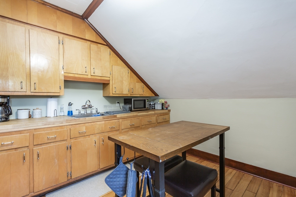 256 Maple Street, Unit 3 Fall River, MA 02720 - Photo 9 of 11