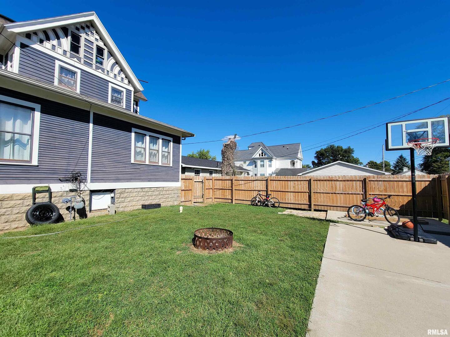 216 East 3rd Street Flora, IL 62839 - Photo 12 of 90 Gallery Image 12