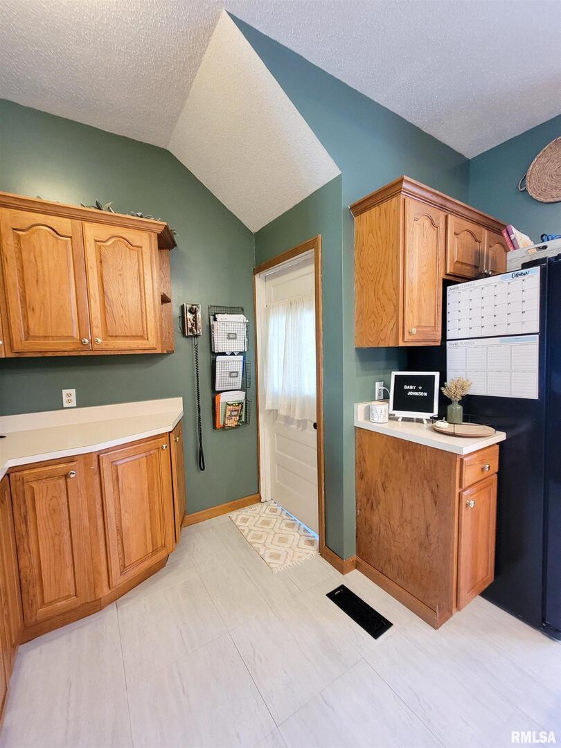 216 East 3rd Street Flora, IL 62839 - Photo 40 of 90 Gallery Image 40