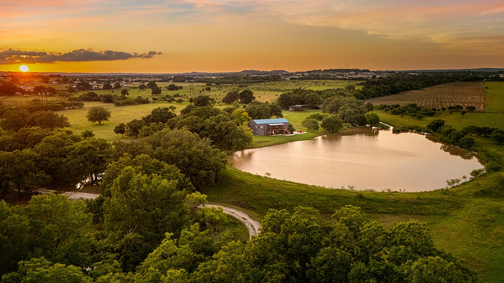 646 Victor Eckhardt Road Fredericksburg, TX 78624 - Photo 8 of 60