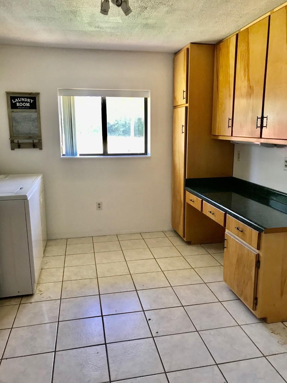 107 Platt Road DeFuniak Springs, FL 32435 - Photo 8 of 25 laundry room