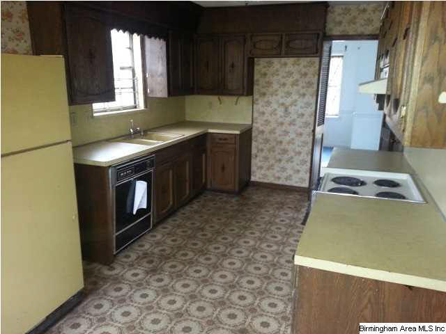 7413 Earlwood Road Fairfield, AL 35064 - Photo 2 of 4
