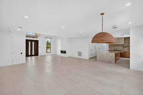 $3,400,000 | 2719 Northeast 19th Street, Fort Lauderdale, FL 33305