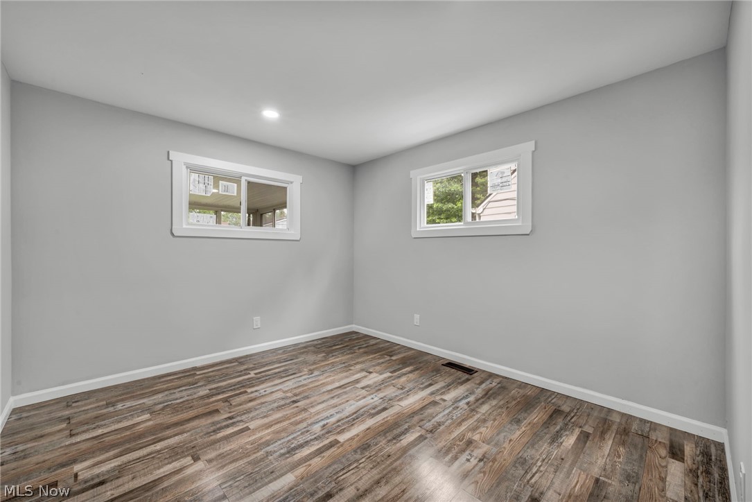 23928 Knickerbocker Road Bay Village, OH 44140 - Photo 21 of 39