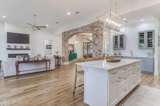 $794,000 | 633 Savannah Estates Boulevard, Biloxi, MS 39532