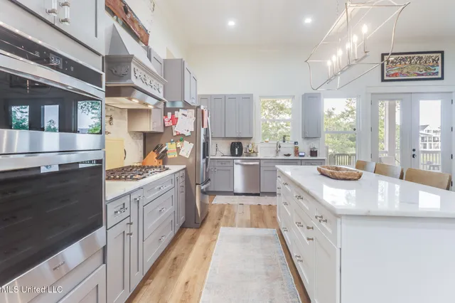 $794,000 | 633 Savannah Estates Boulevard, Biloxi, MS 39532