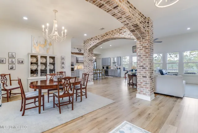 $794,000 | 633 Savannah Estates Boulevard, Biloxi, MS 39532