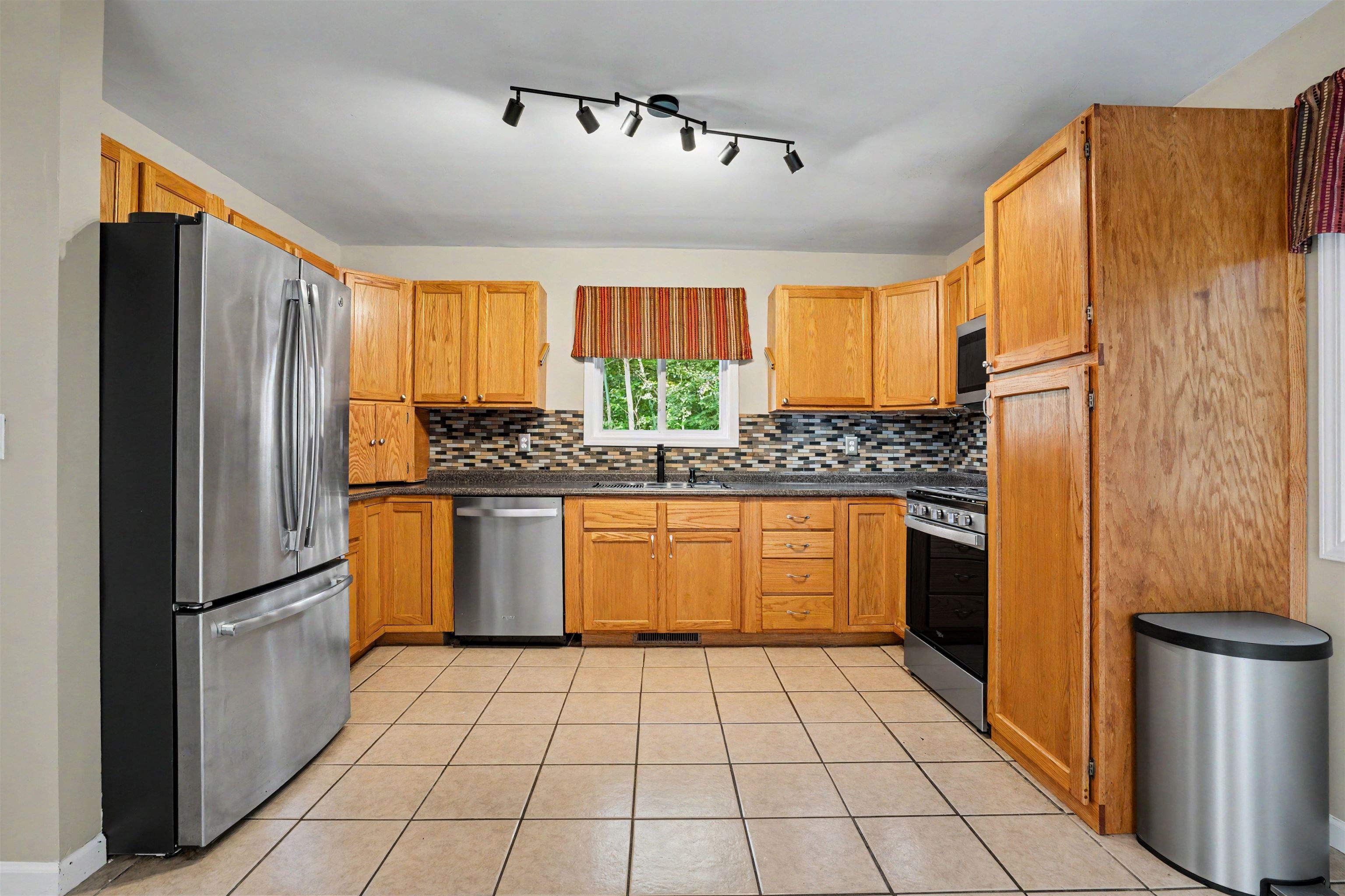 2638 North 5 Mile Road Midland, MI 48642 - Photo 11 of 31 Gallery Image 11