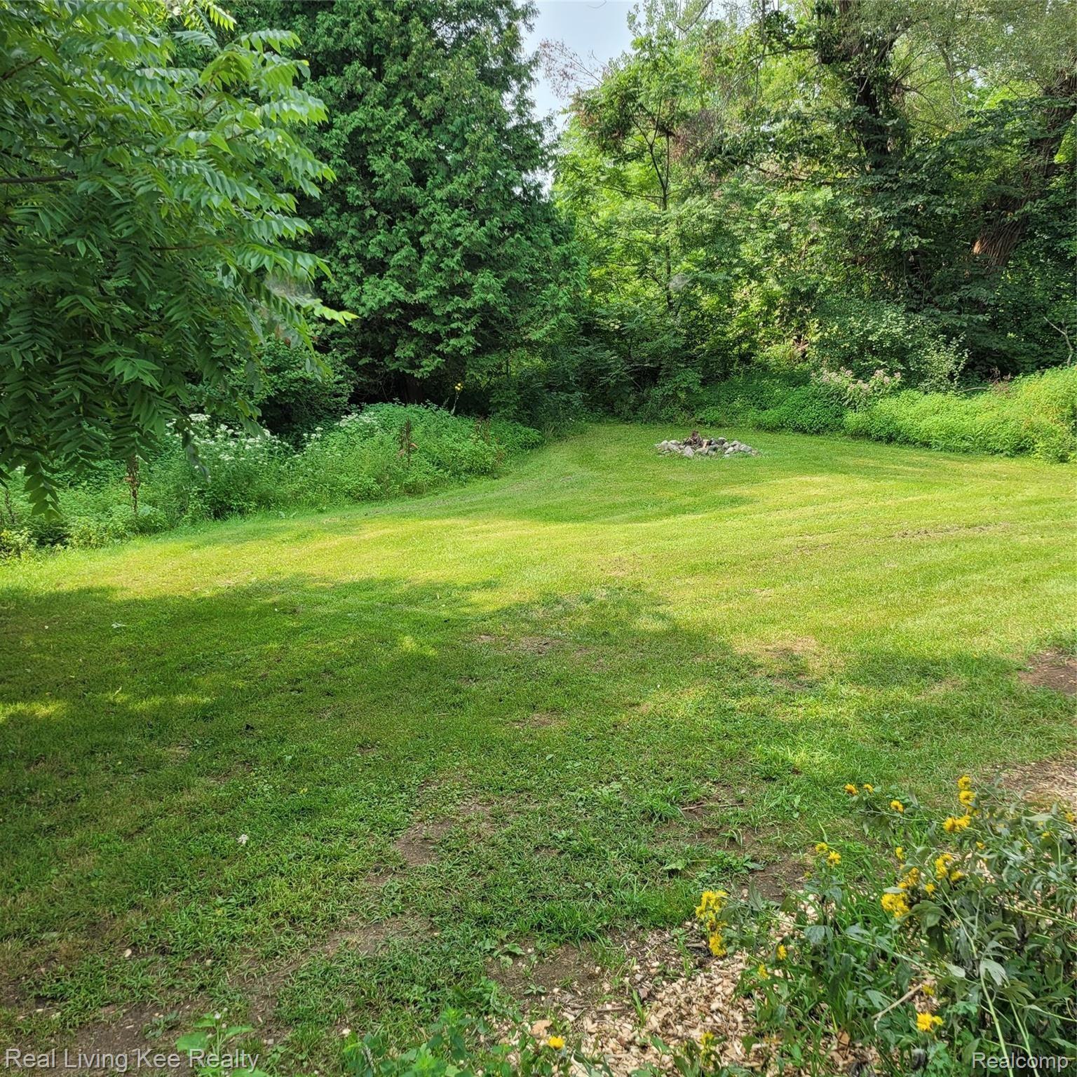 1866 Peppermill Road Lapeer, MI 48446 - Photo 26 of 33 Back Yard.jpg