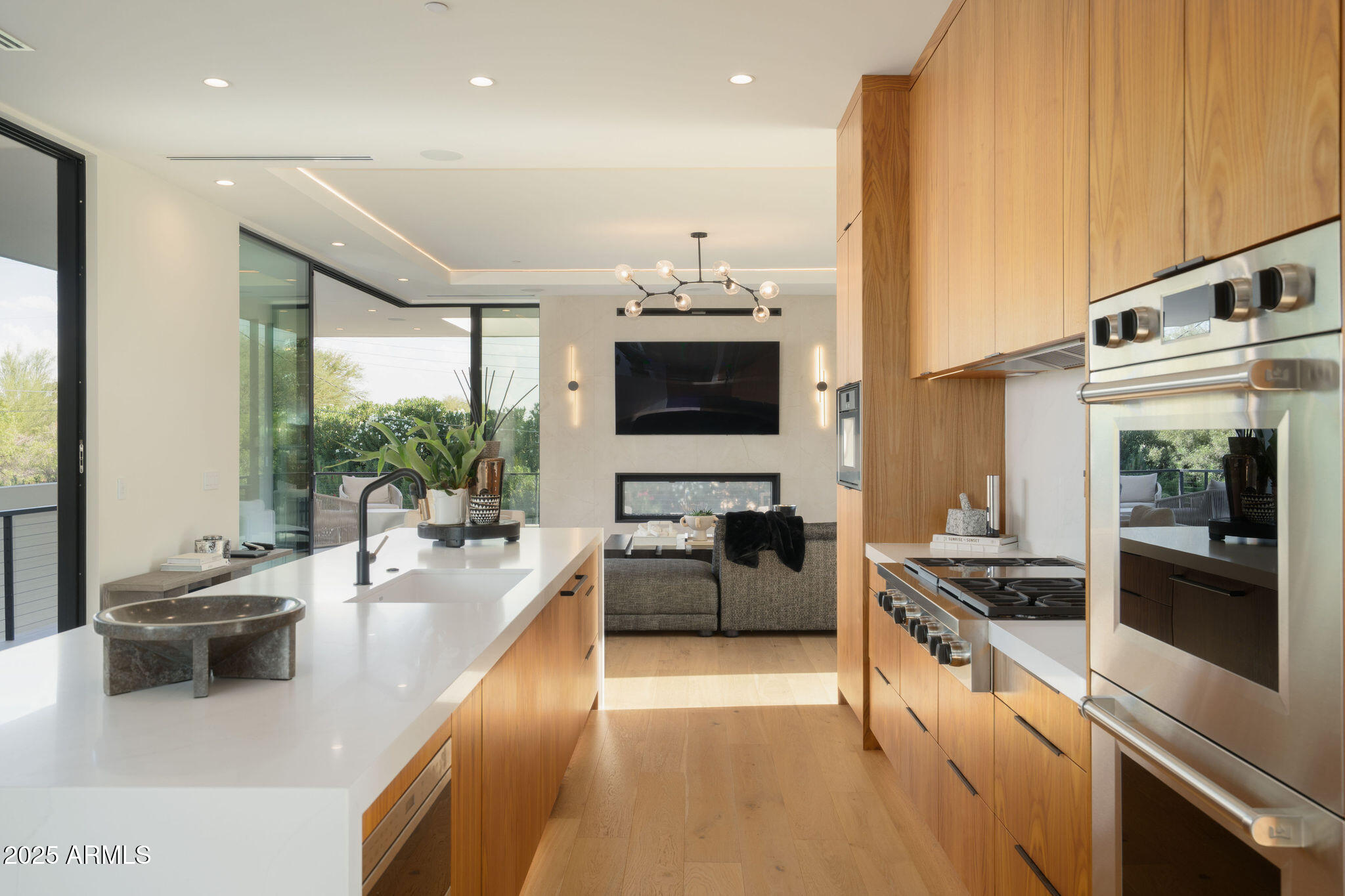 4039 East Rancho Drive Phoenix, AZ 85018 - Photo 14 of 53 Kitchen