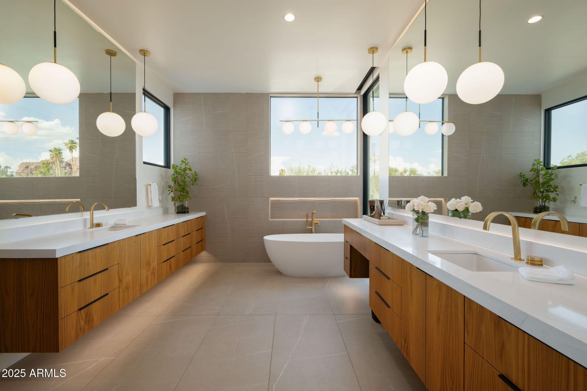 4039 East Rancho Drive Phoenix, AZ 85018 - Photo 21 of 53 Primary Bath