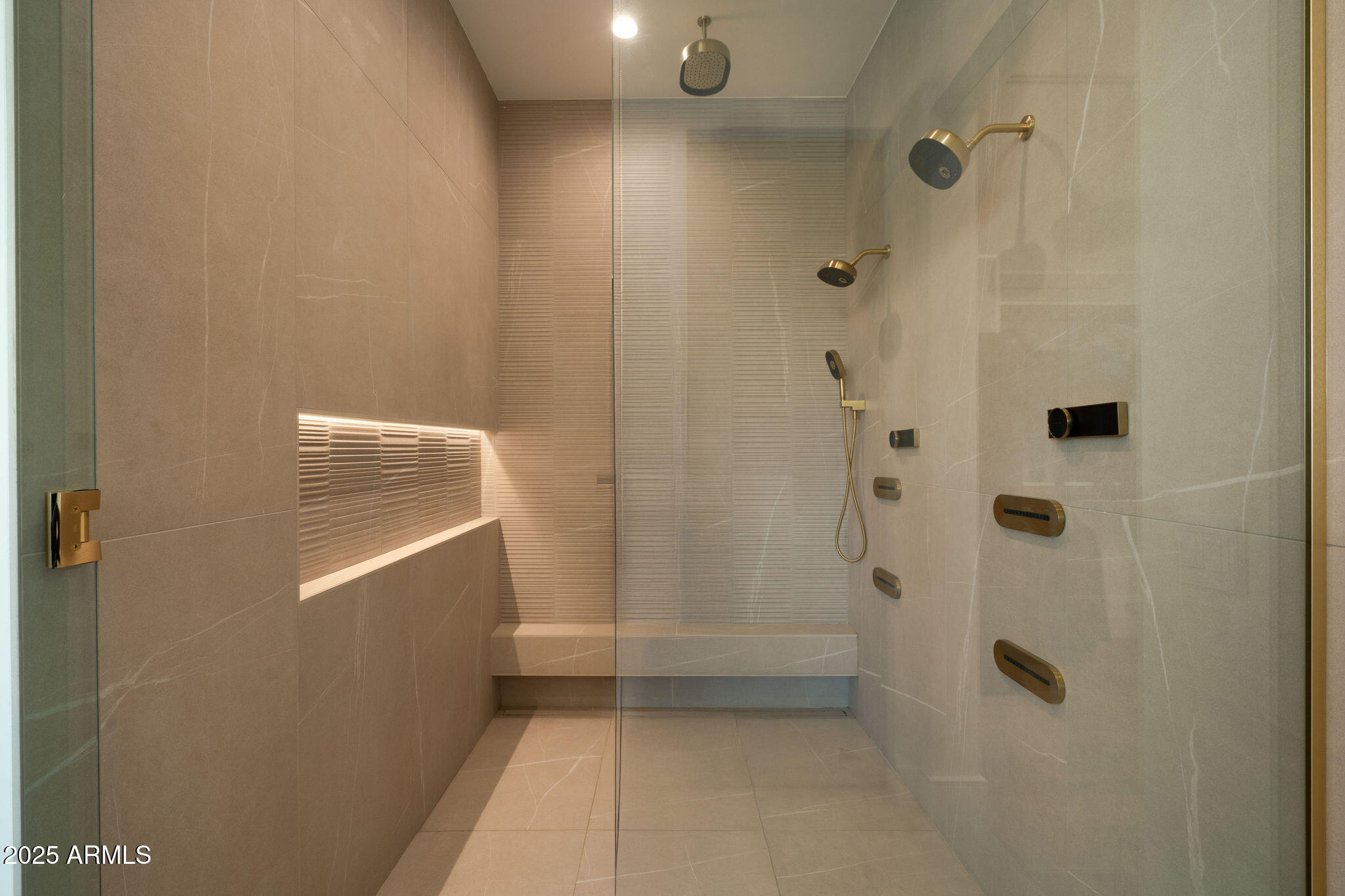 4039 East Rancho Drive Phoenix, AZ 85018 - Photo 23 of 53 Primary Bath