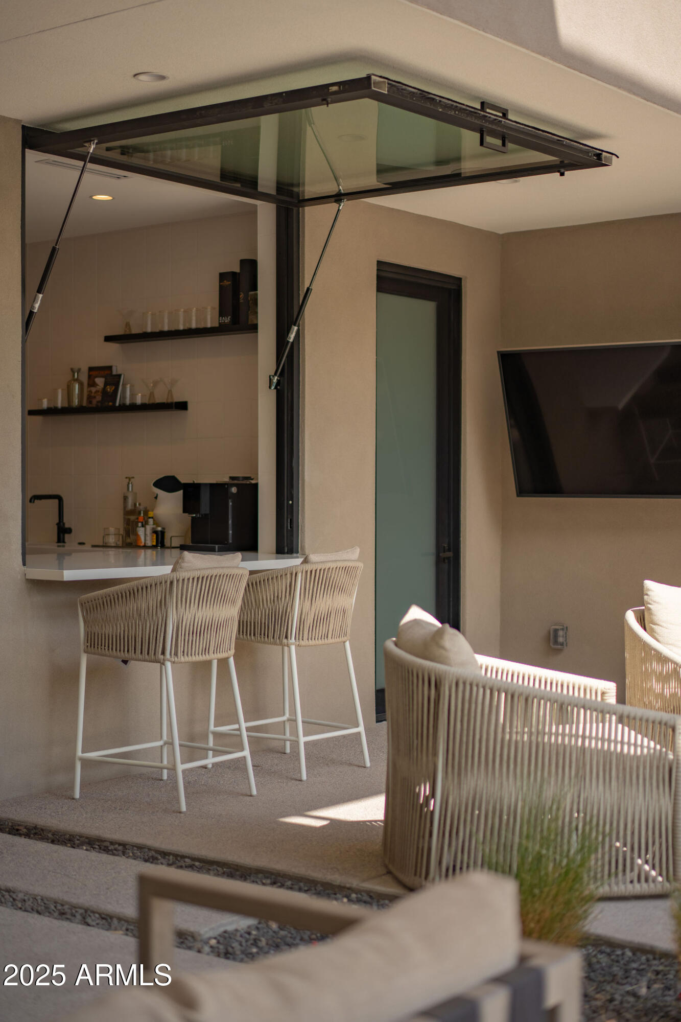 4039 East Rancho Drive Phoenix, AZ 85018 - Photo 32 of 53 Bar