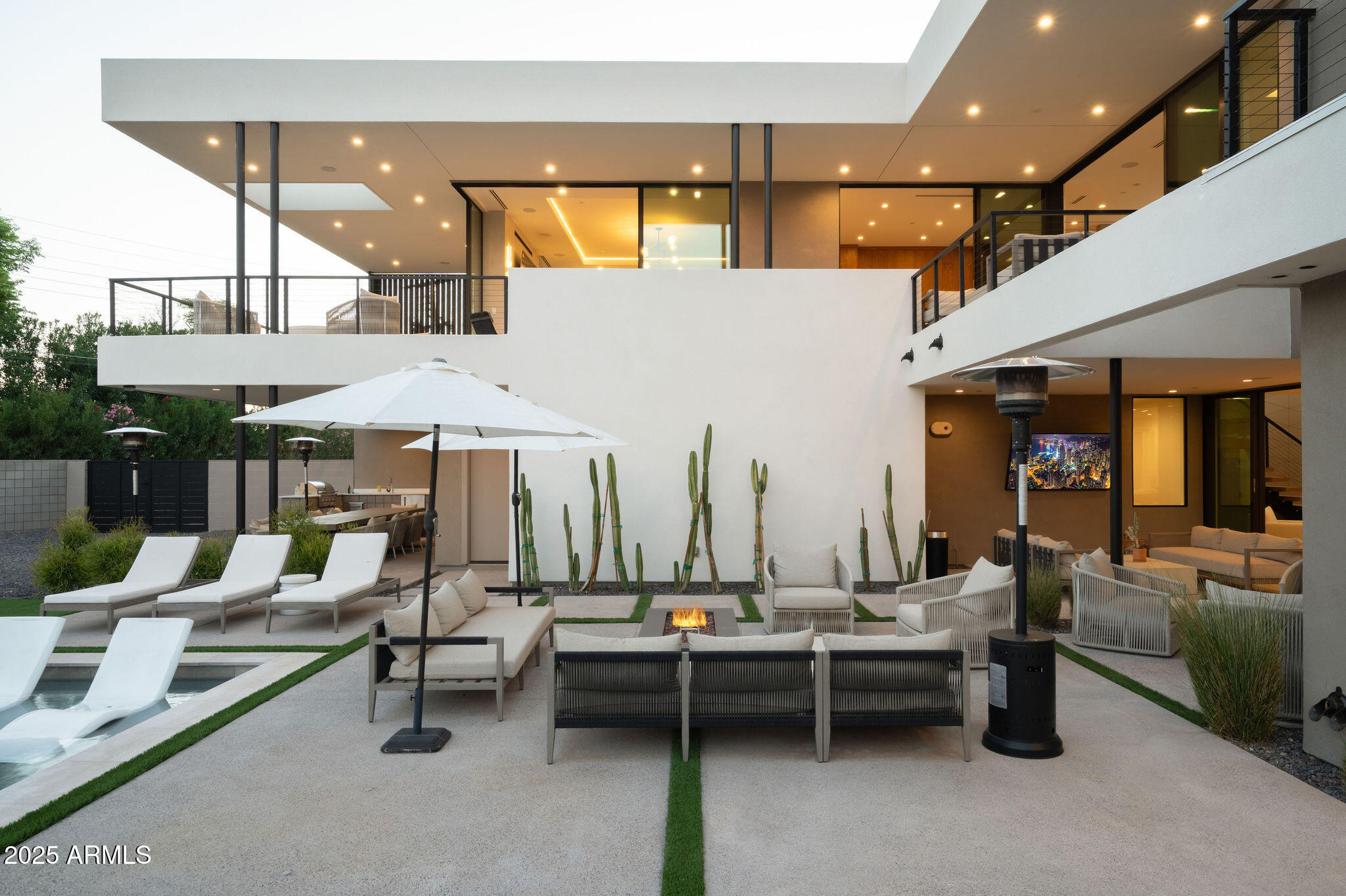 4039 East Rancho Drive Phoenix, AZ 85018 - Photo 4 of 53 Back