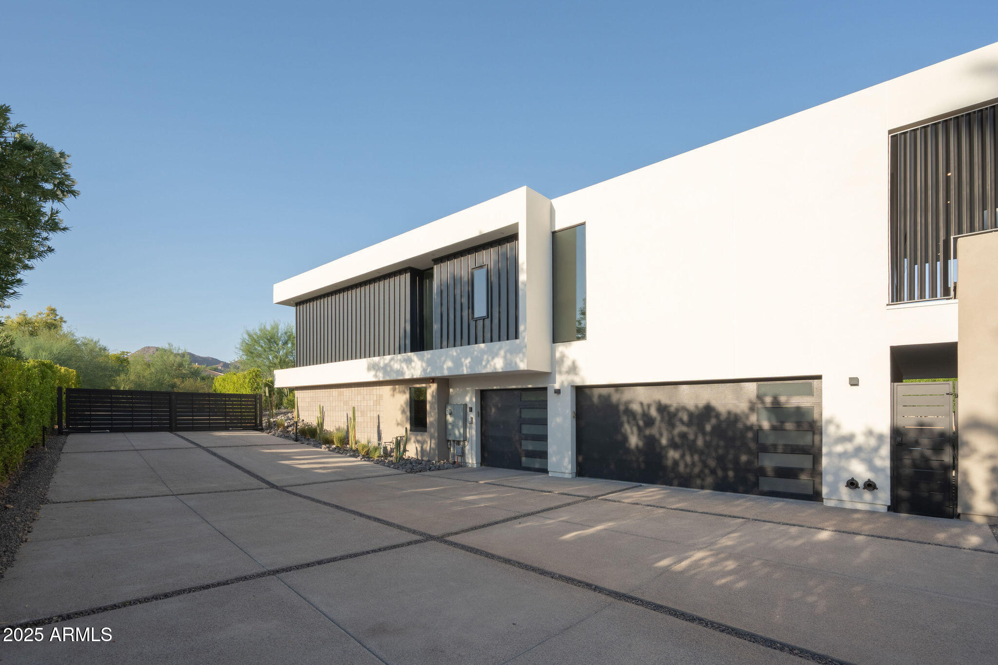 4039 East Rancho Drive Phoenix, AZ 85018 - Photo 50 of 53 Garage