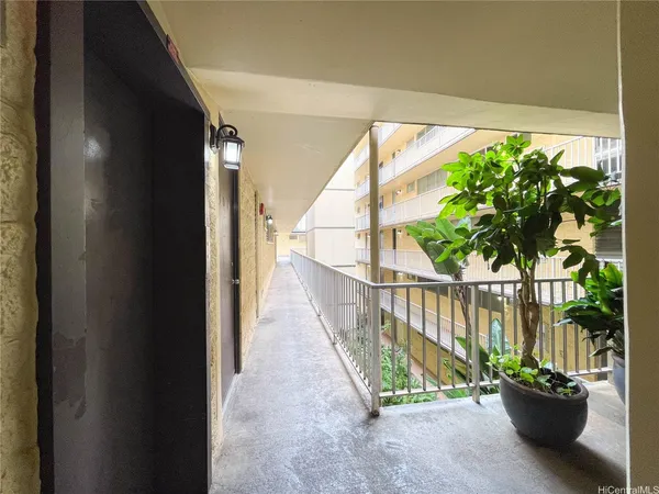 $375,000 | 95-2052 Waikalani Place, Unit B404, Mililani, HI 96789