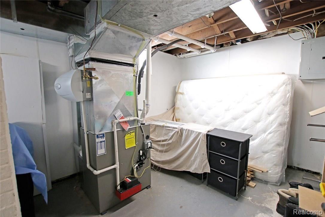 2702 Columbia Road Berkley, MI 48072 - Photo 43 of 50 43) Lower Level Utility Room.jpg