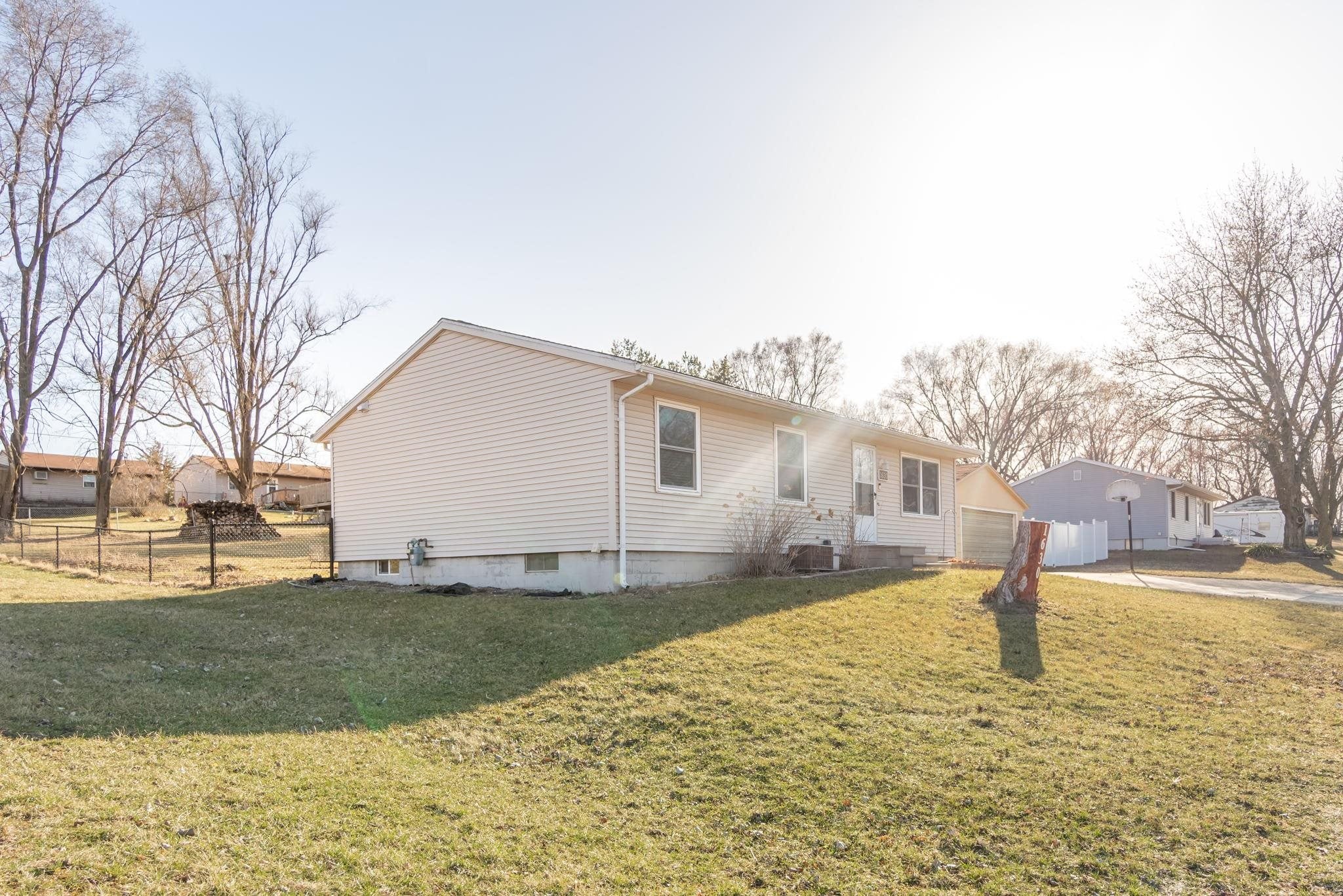 1630 Calhoun Street Waterloo, IA 50707 - Photo 3 of 22 Gallery Image 3