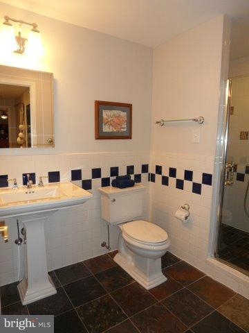 10401 Brink Road Germantown, MD 20876 - Photo 17 of 20 Bath