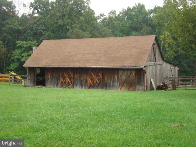 Exterior (Rear)
