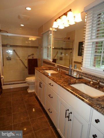 10401 Brink Road Germantown, MD 20876 - Photo 10 of 20 Bath (Master)