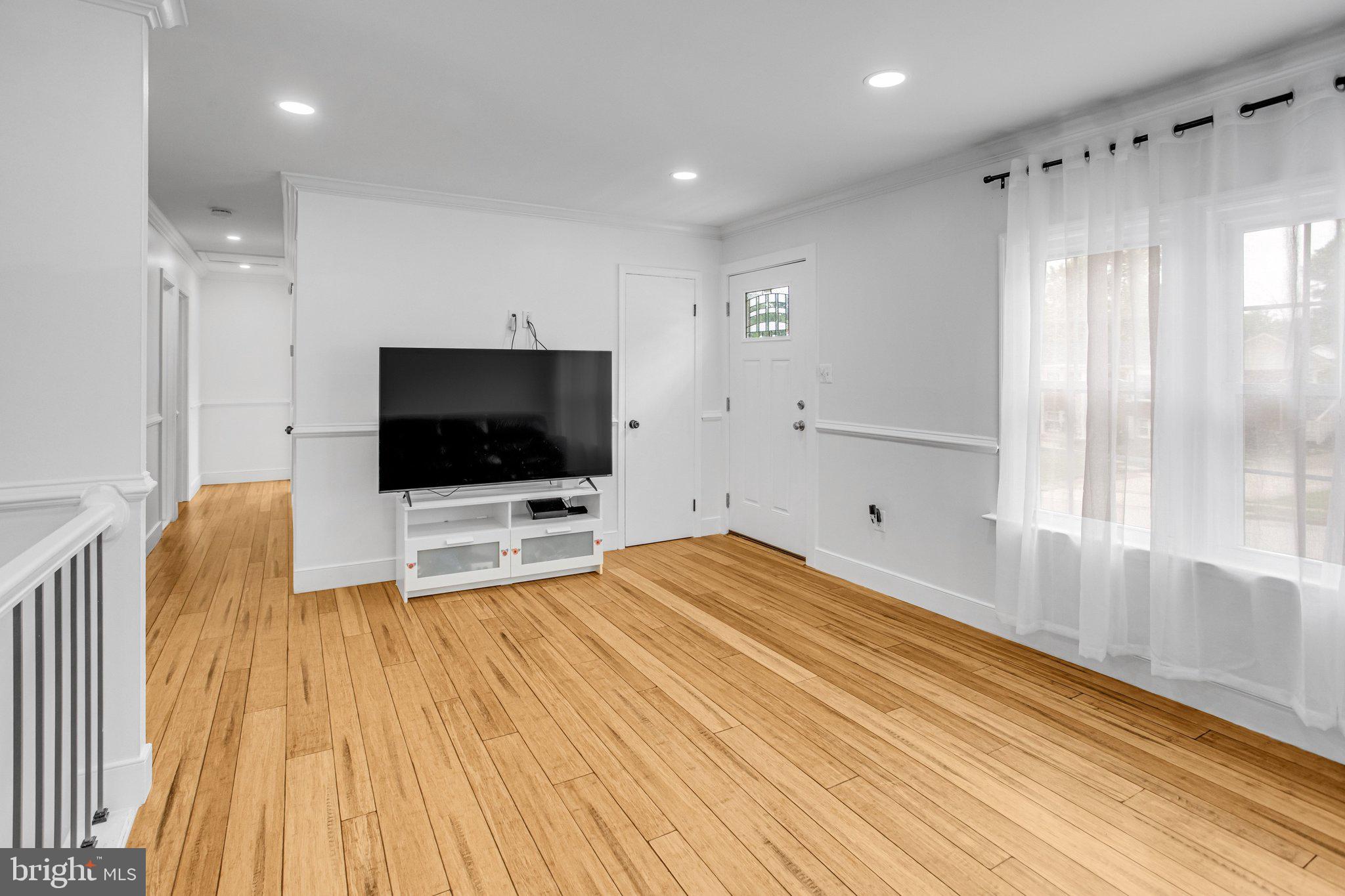 4712 Kilbane Road Woodbridge, VA 22193 - Photo 11 of 64 Gallery Image 11