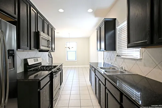 $1,745 | 2510 Diamondback Trail, New Braunfels, TX 78130