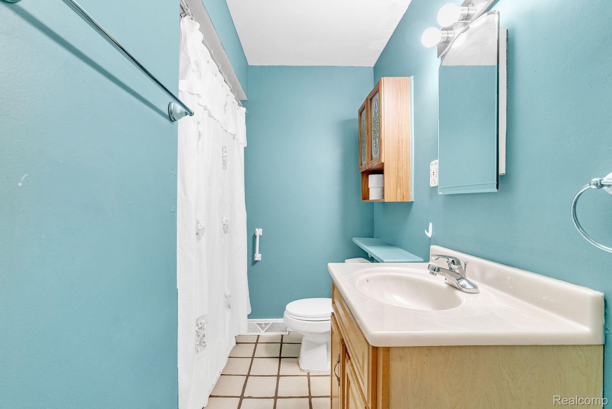 295 Rivard Boulevard Waterford, MI 48327 - Photo 20 of 28 Gallery Image 20
