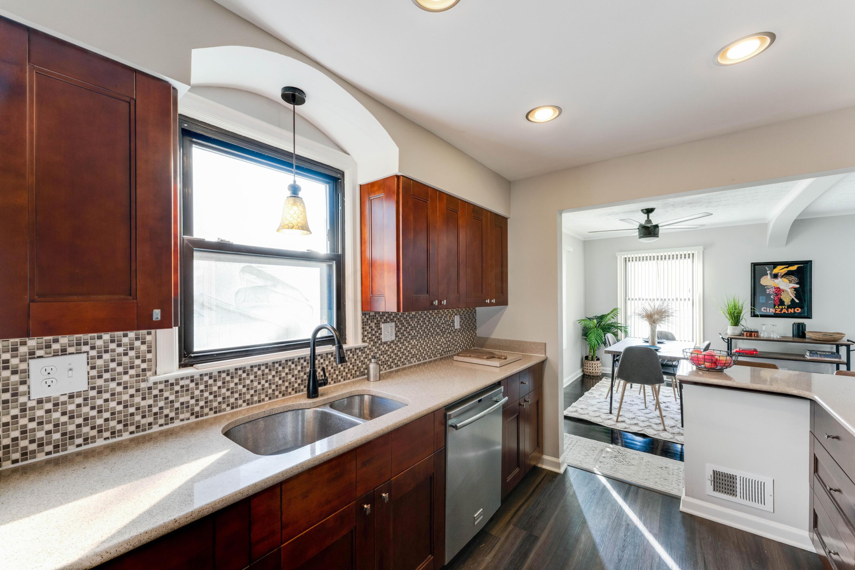 2964 Wicklow Road Columbus, OH 43204 - Photo 13 of 29 44-dsc08976-dsc08978
