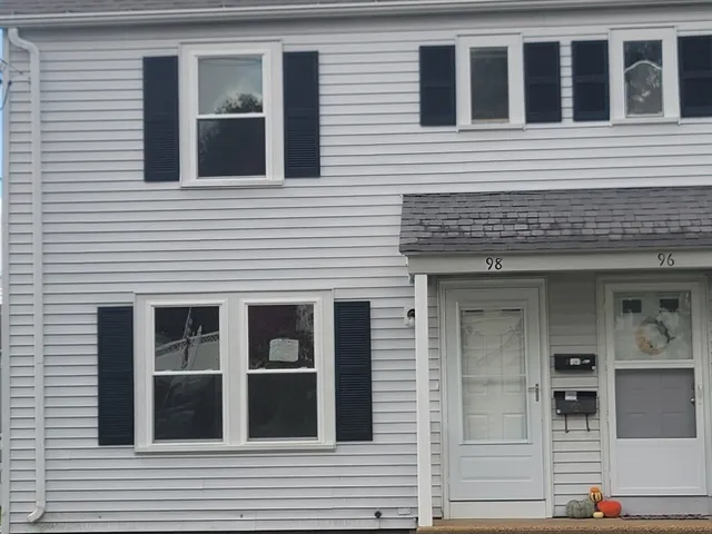 a view of front of house