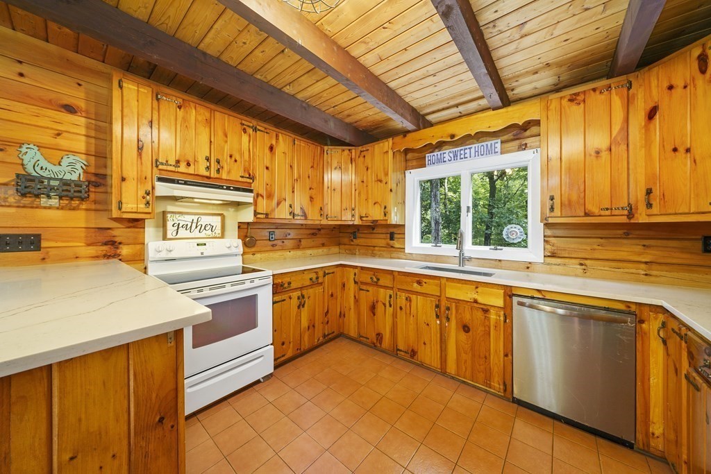 31 Perryville Road Rehoboth, MA 02769 - Photo 7 of 42 Gallery Image 7