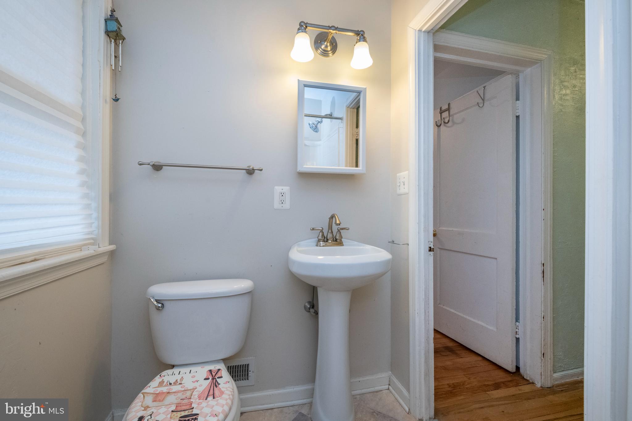 8350 Hillendale Road Parkville, MD 21234 - Photo 16 of 39 Bathroom
