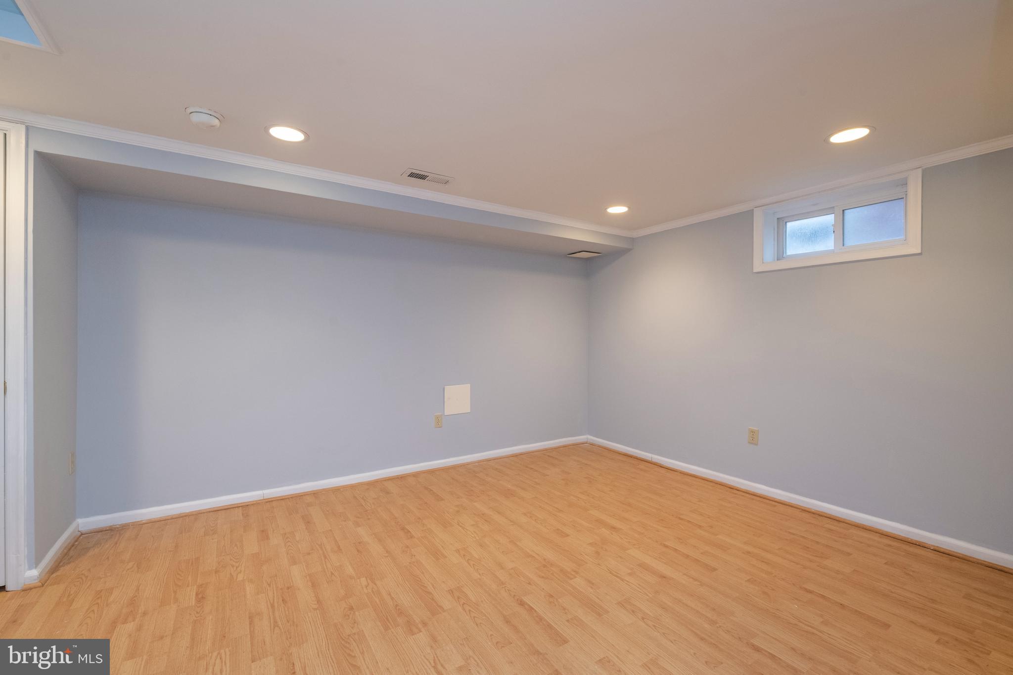 8350 Hillendale Road Parkville, MD 21234 - Photo 28 of 39 Faily room