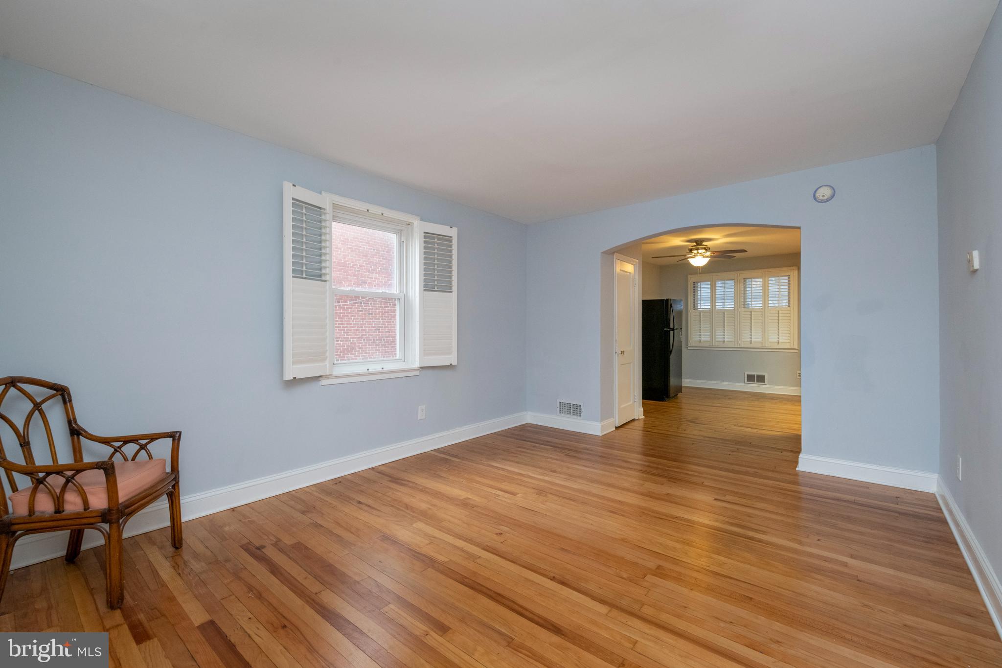 8350 Hillendale Road Parkville, MD 21234 - Photo 6 of 39 Living room