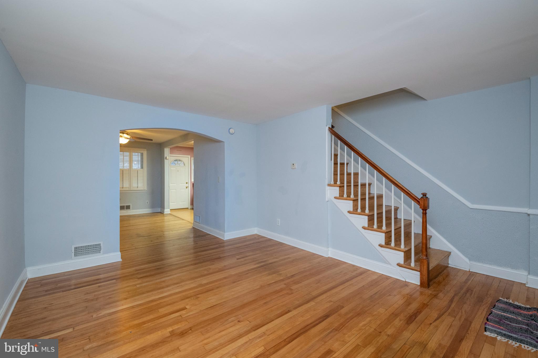 8350 Hillendale Road Parkville, MD 21234 - Photo 7 of 39 Living room