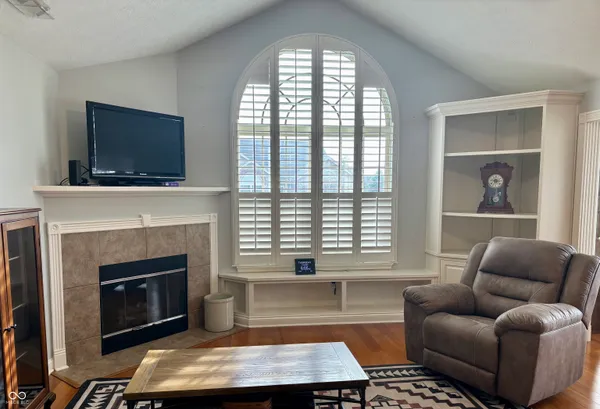 $375,000 | 13832 Rue Fontaine Lane, McCordsville, IN 46055