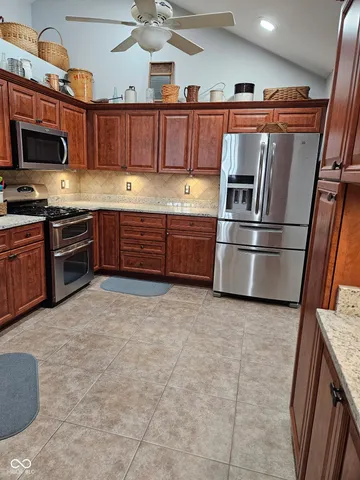 $385,000 | 13832 Rue Fontaine Lane, McCordsville, IN 46055