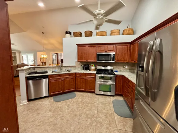 $369,990 | 13832 Rue Fontaine Lane, McCordsville, IN 46055