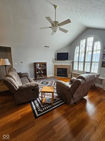 $385,000 | 13832 Rue Fontaine Lane, McCordsville, IN 46055