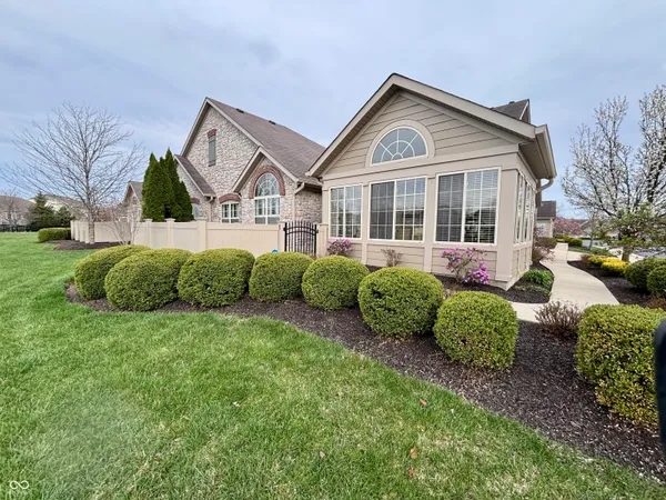 $369,990 | 13832 Rue Fontaine Lane, McCordsville, IN 46055