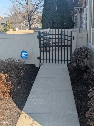 $385,000 | 13832 Rue Fontaine Lane, McCordsville, IN 46055