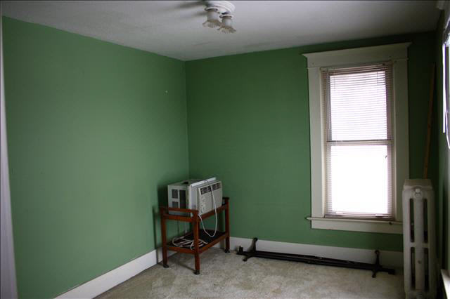 438 Rauch Road Temperance, MI 48182 - Photo 7 of 19 20388653-6.JPG