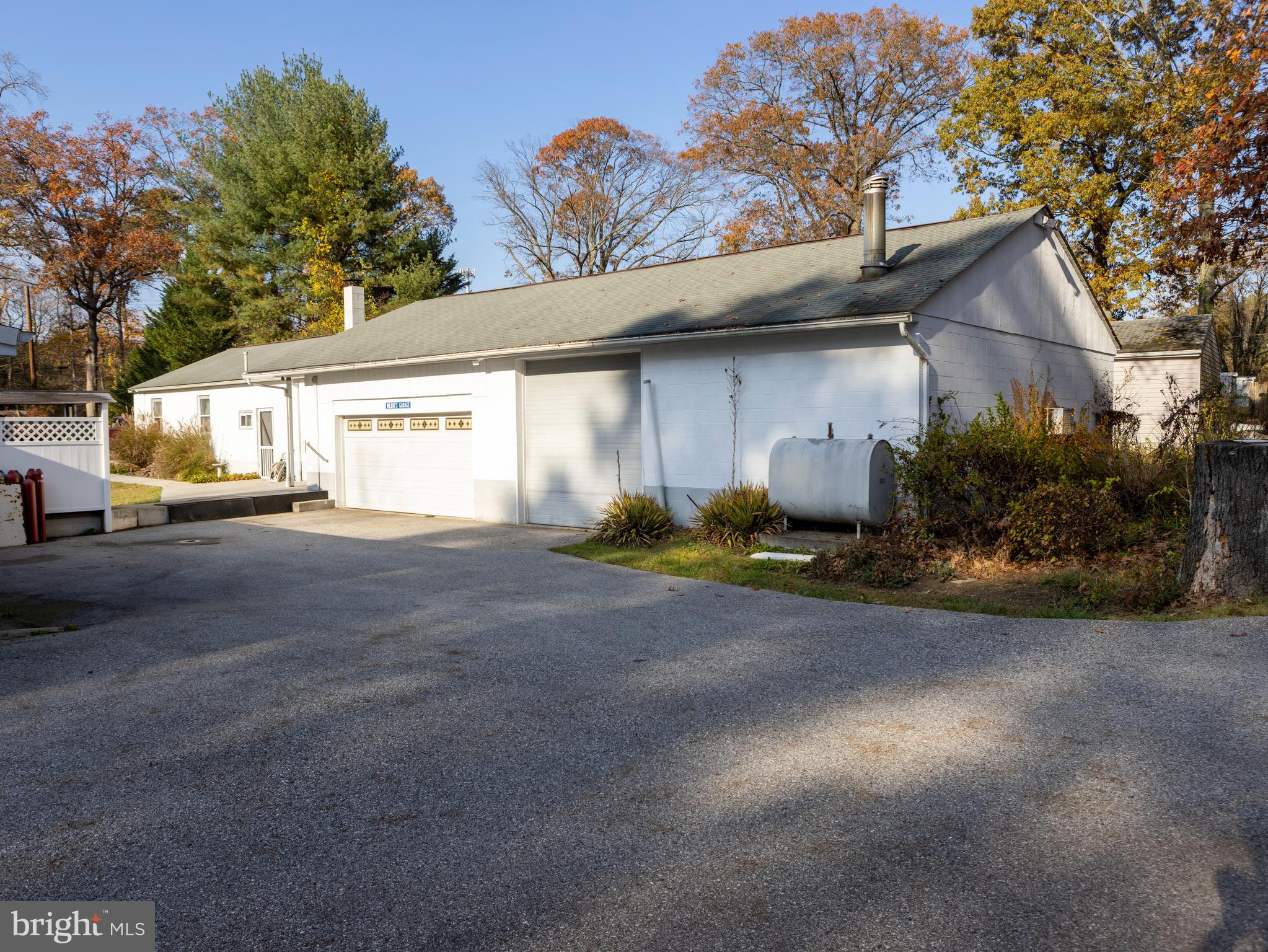 893 Woods Road Pasadena, MD 21122 - Photo 9 of 30 Gallery Image 9
