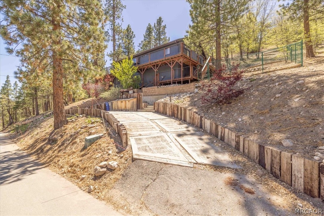 1231 Ridge Road Fawnskin, CA 92333 - Photo 3 of 34