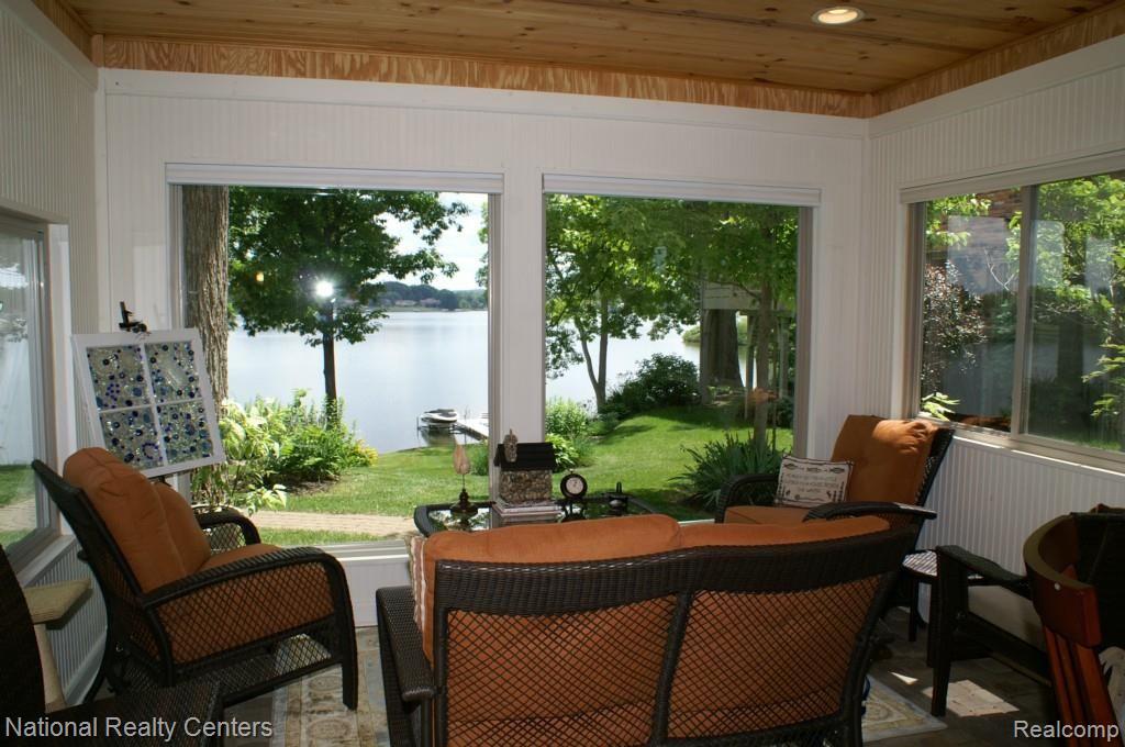 9225 Ridge Road Goodrich, MI 48438 - Photo 36 of 43 Cottage room