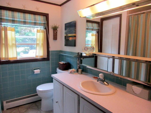 543 Tiffany Road Sidney, ME 04330 - Photo 14 of 35 Full bath