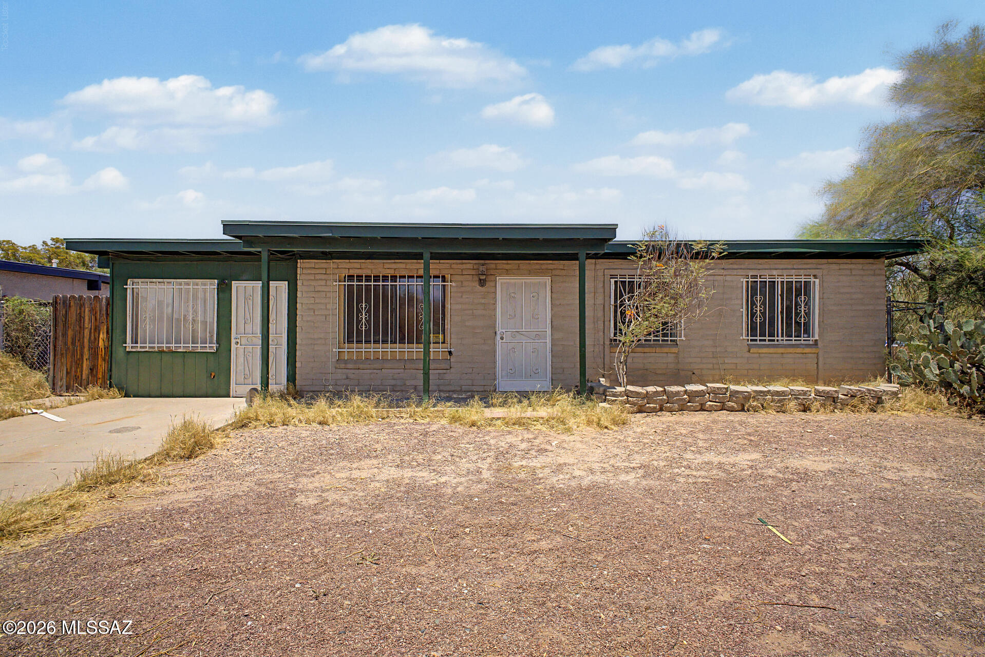 1427 East Silverlake Road Tucson, AZ 85713 - Photo 1 of 25 01-Silverlake