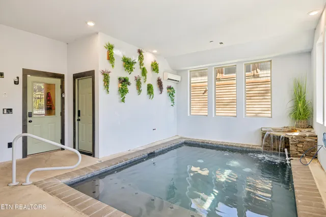 $1,399,900 | 3031 Ridge Top Resort Way, Pigeon Forge, TN 37863