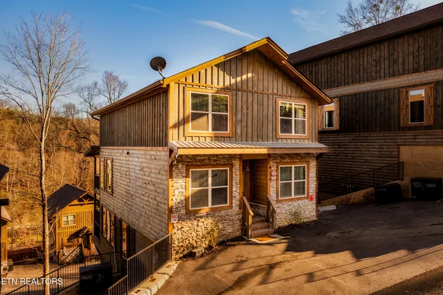 $1,399,900 | 3031 Ridge Top Resort Way, Pigeon Forge, TN 37863